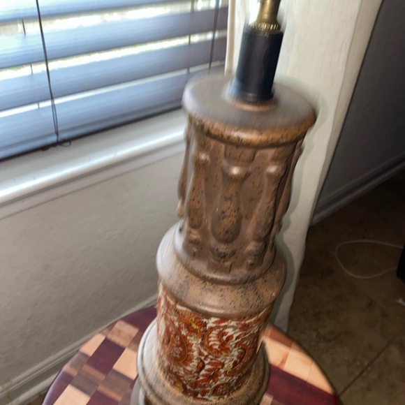 Vintage MCM Distressed Bronze Finish with Ceramic Paisley Electric 29”Table Lamp - Picture 13 of 16